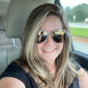 Meet your Posher, Mireya